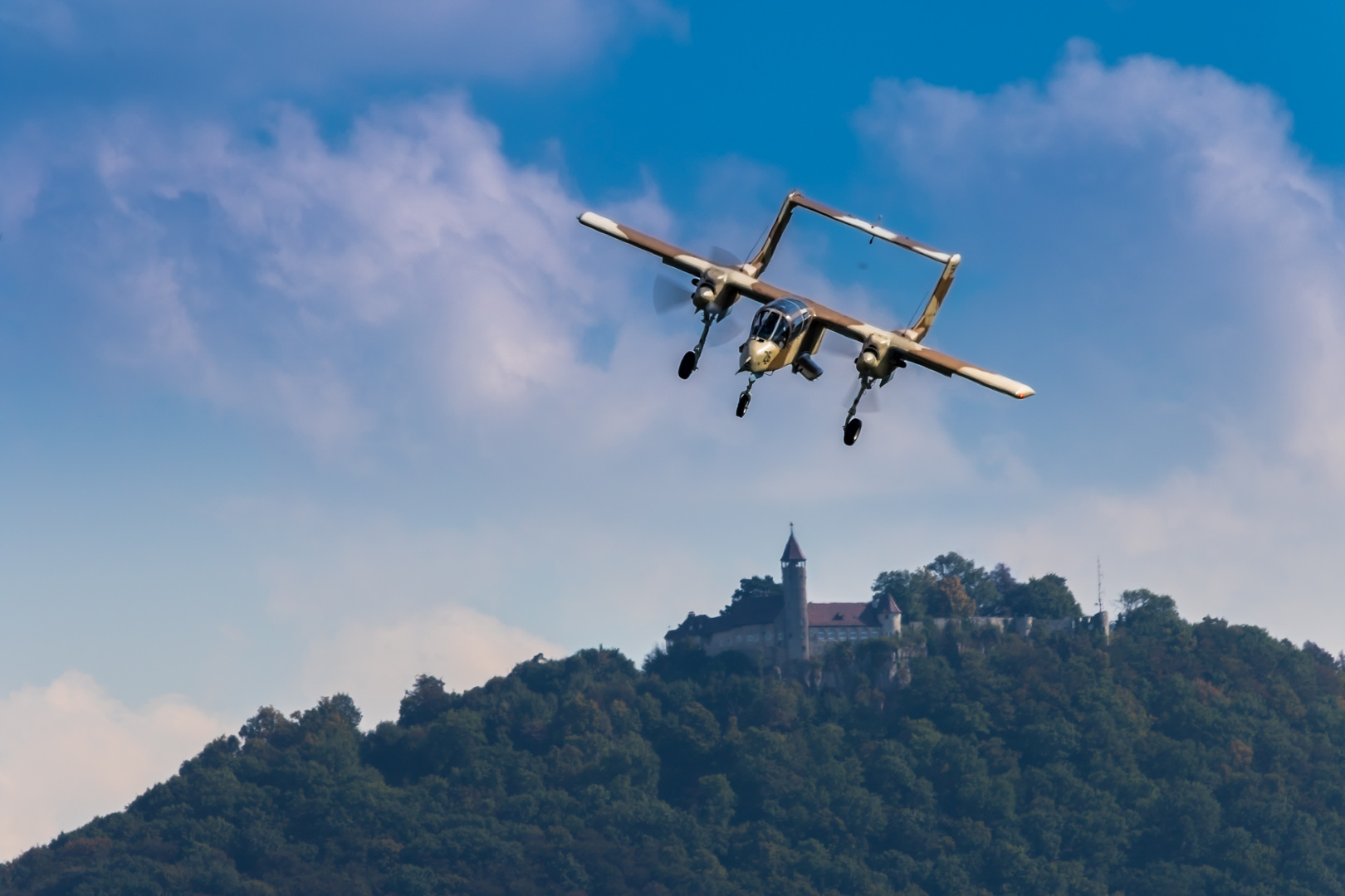 OV-10 Bronco im Landeanflug (Kirchheim-Teck)