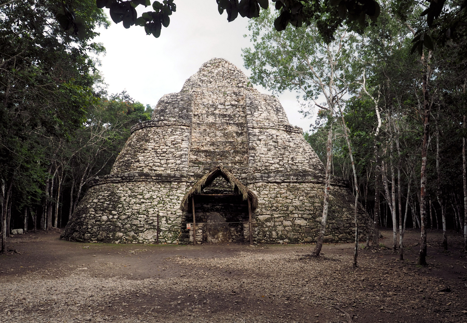 Ovaltempel (Wachturm) - Ruinenstätte Cobá