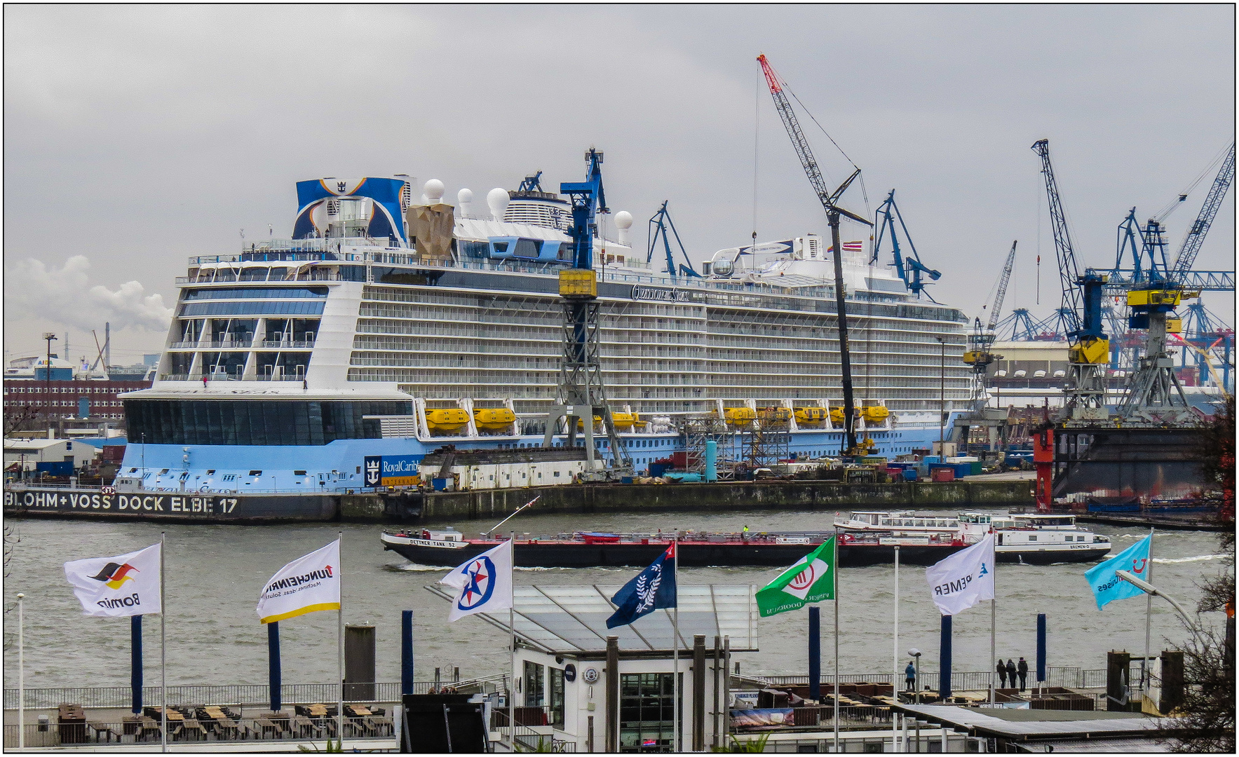 OVATION of the SEAS in Hamburg ...