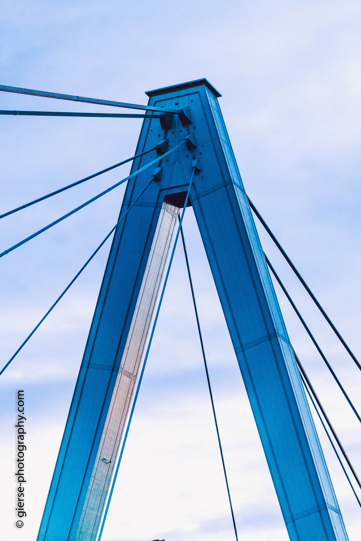 Over the bridge - Die Kölner Severinsbrücke