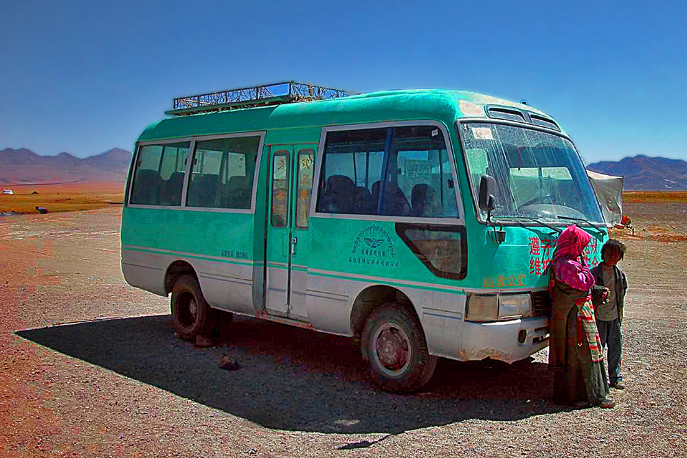 Overland bus to Nyokse