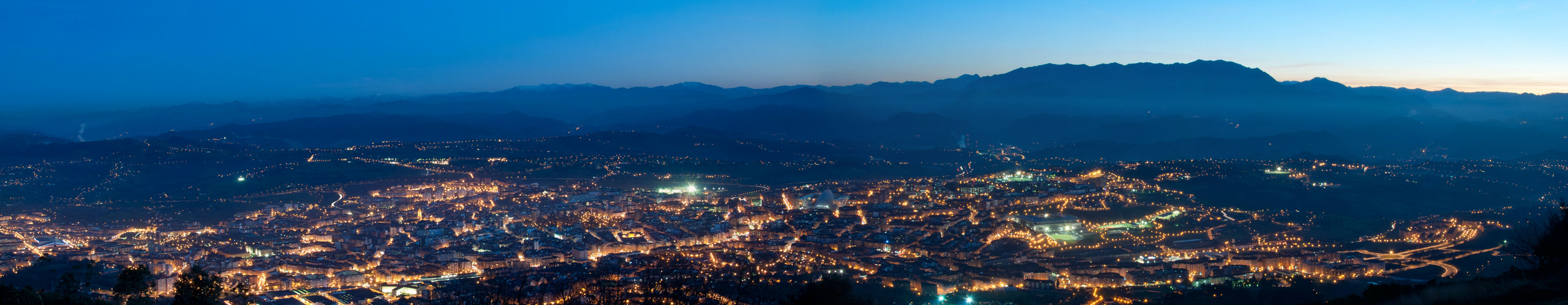 Oviedo nocturno