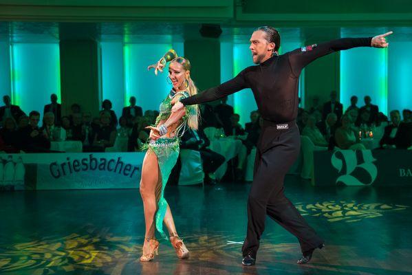 Oxana Lebedew und Pavel Zvychaynyy bei der Samba