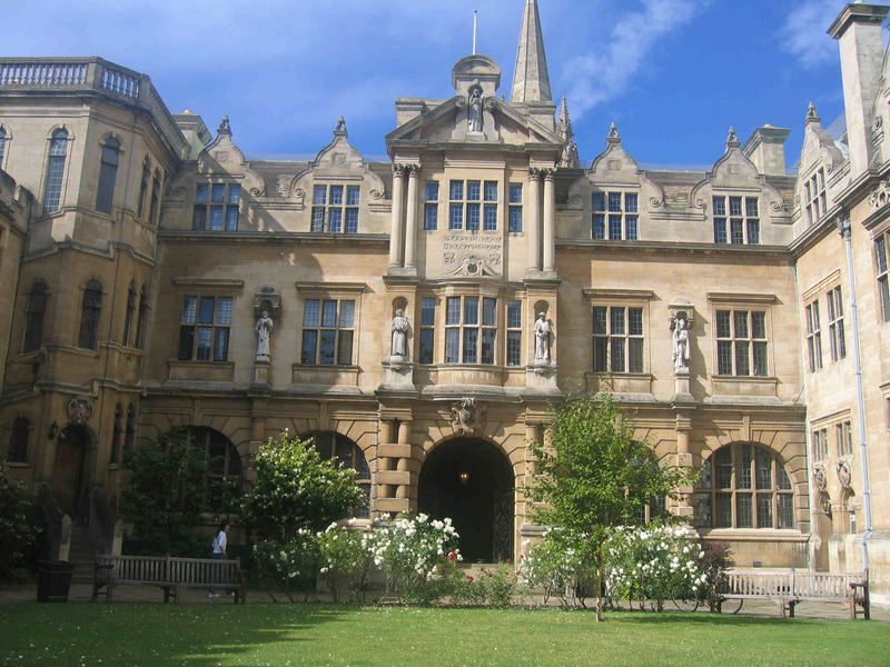 Oxford Courtyard