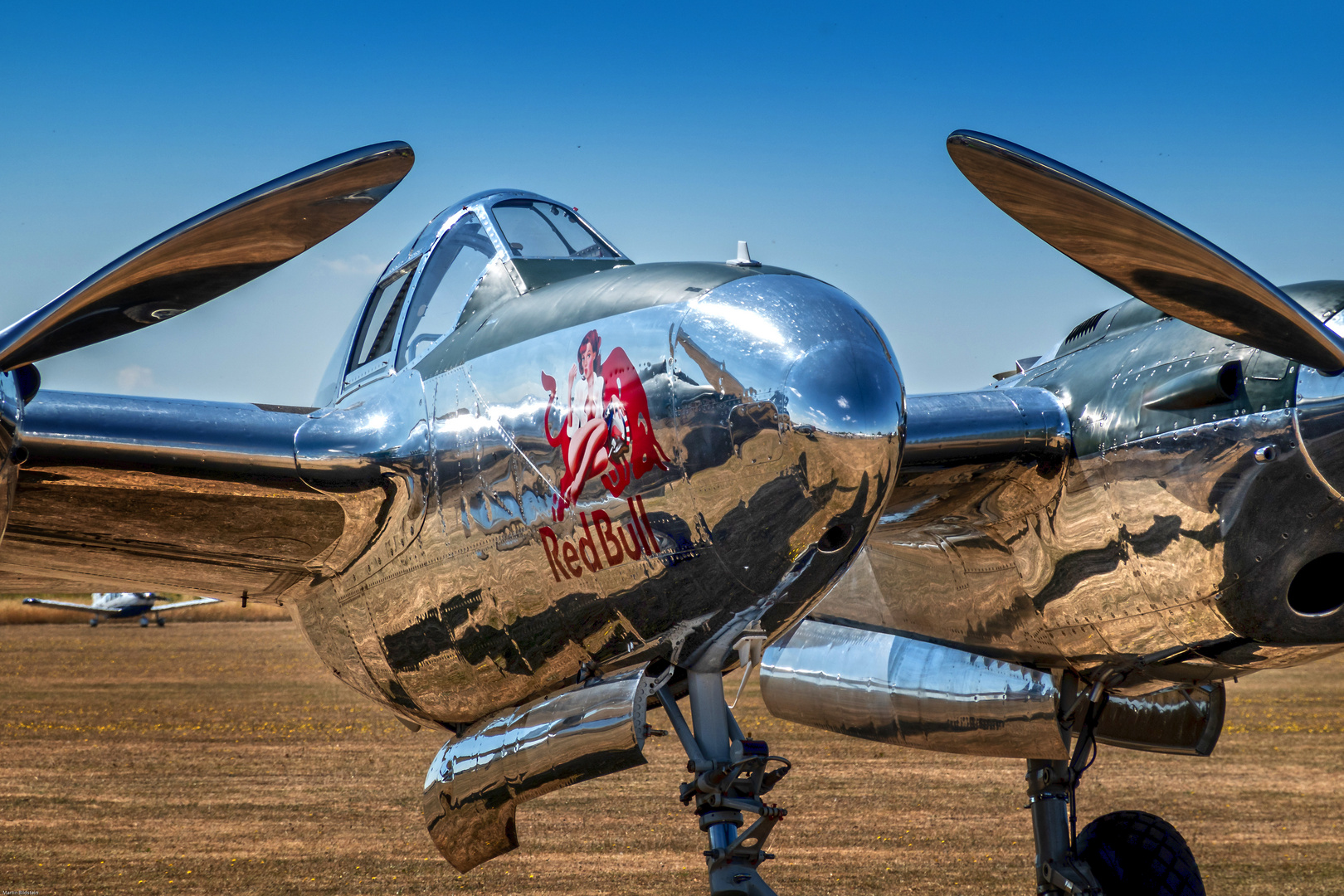 P-38 red Bull 