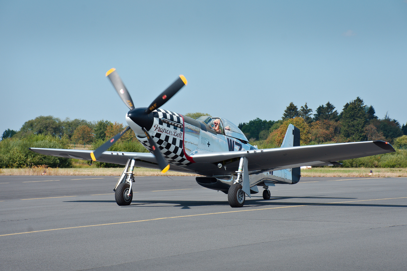 P 51 "Frances Dell" auf dem Siegerland-Flughafen