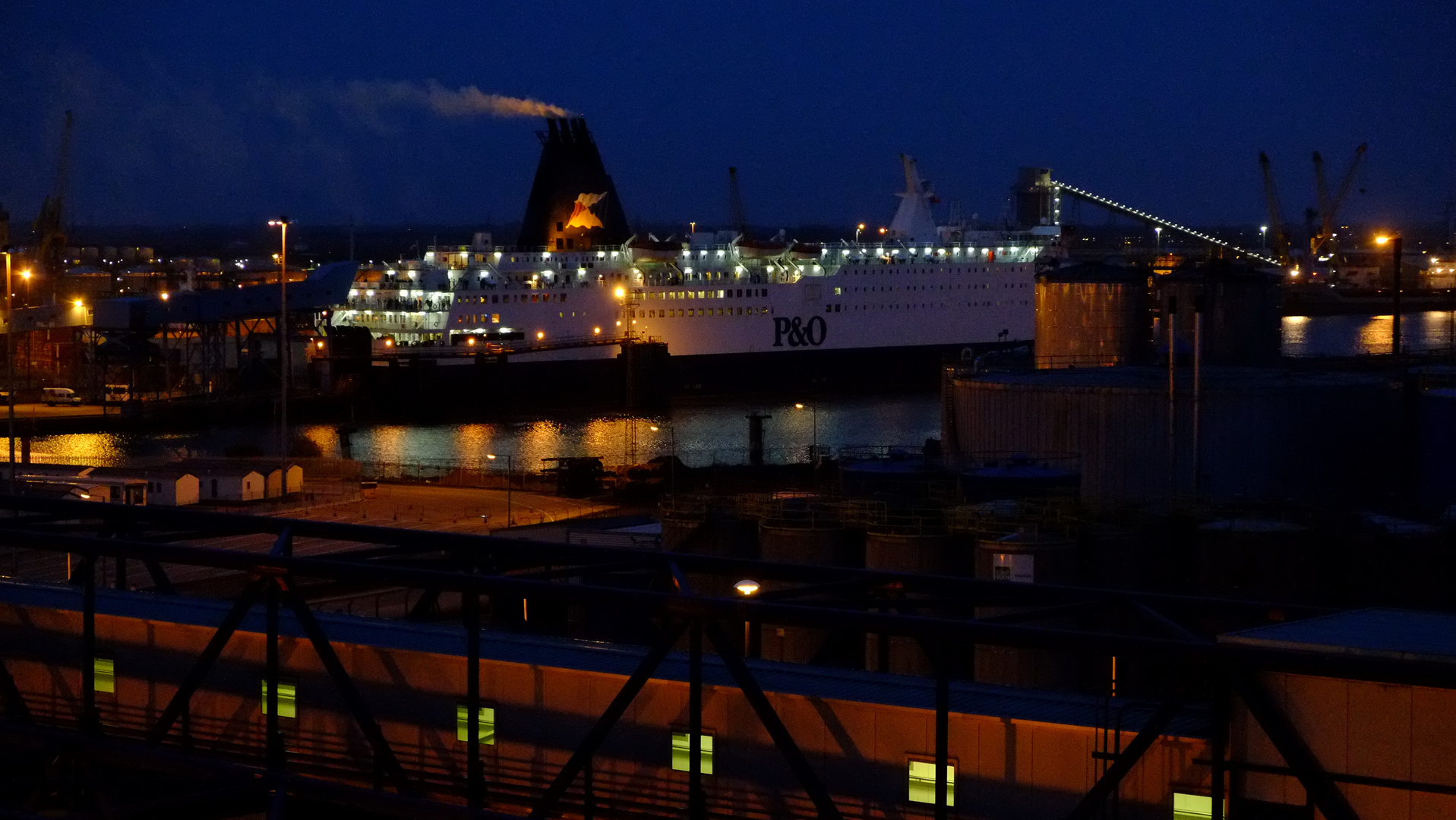 P & O Ferry - Autofähre im Hafen von Hull