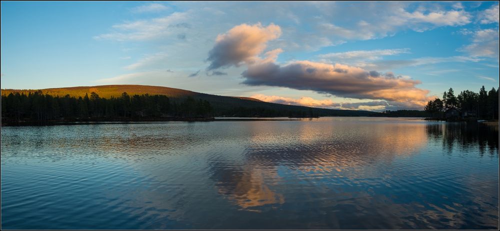 På sykkeltur gjennom Hådalen. Ved Rambergs-sjøen, - Røros område