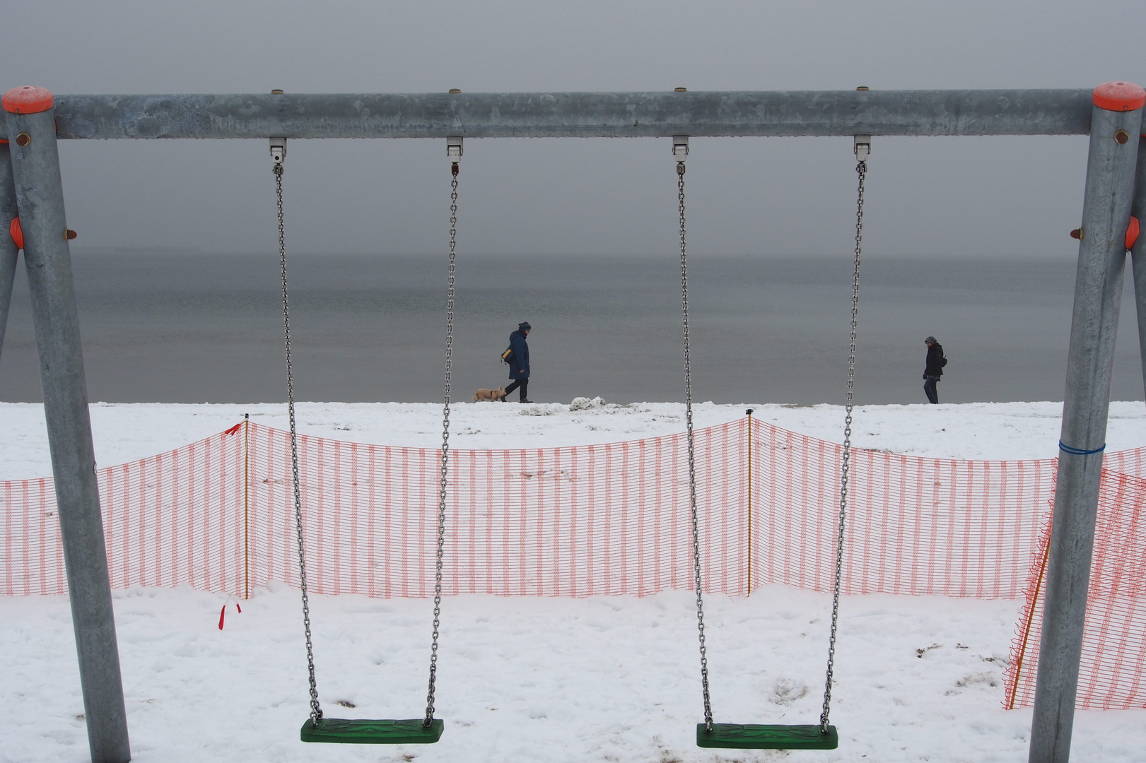 P2010054Am verschneiten Strand