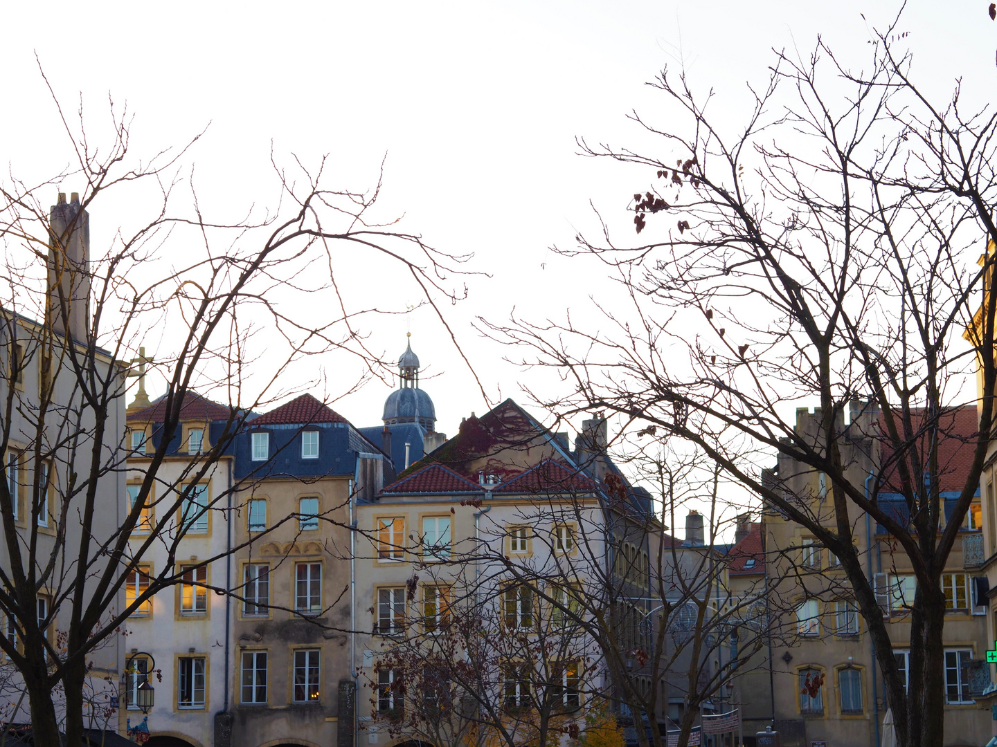 PA160414 (2) AUTOMNE PLACE SAINT LOUIS