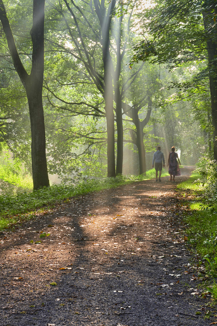 Paar im Wald 