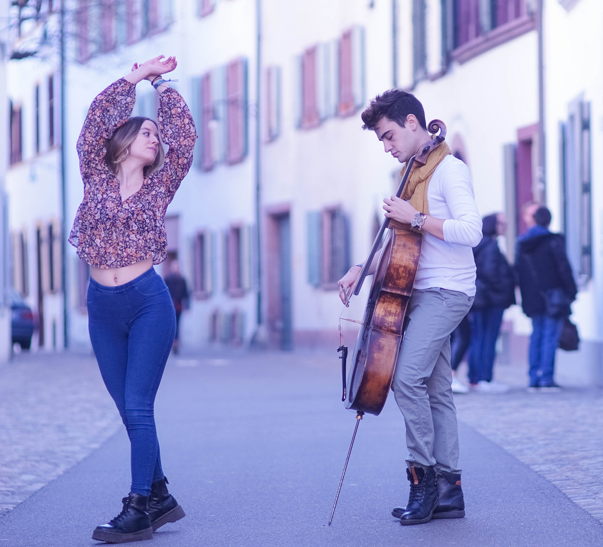 Paar mit Cello Martinsgasse Basel