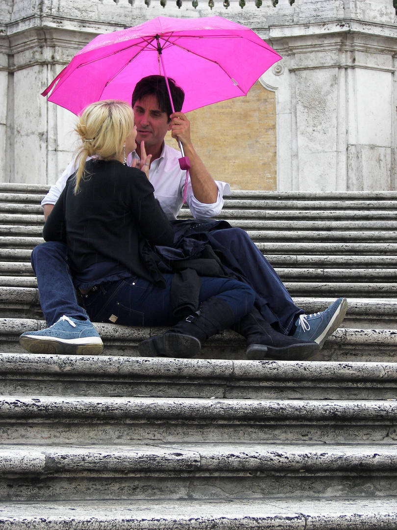 Paar unter Schirm