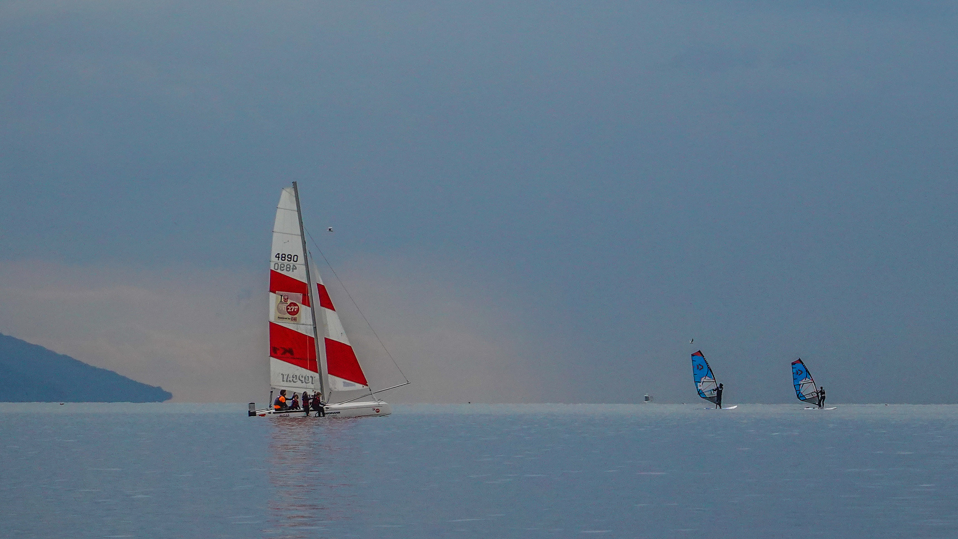 Paarlauf am Abend auf dem Gardasee