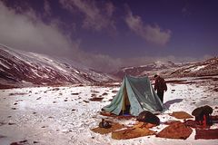 Pack back in the tent and raise our sleeping bags at the Labatama plateau