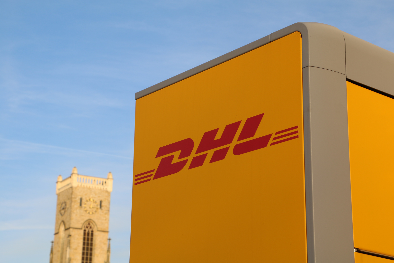 Packstation DHL im Dorf