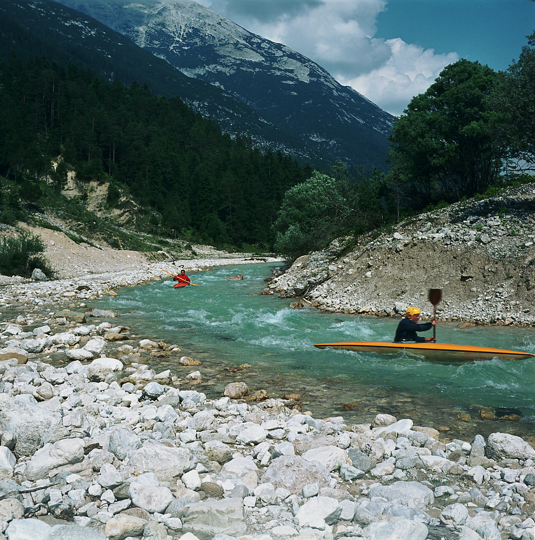 Paddeln auf der Oberen Isar S-Kurve im Hinterautal