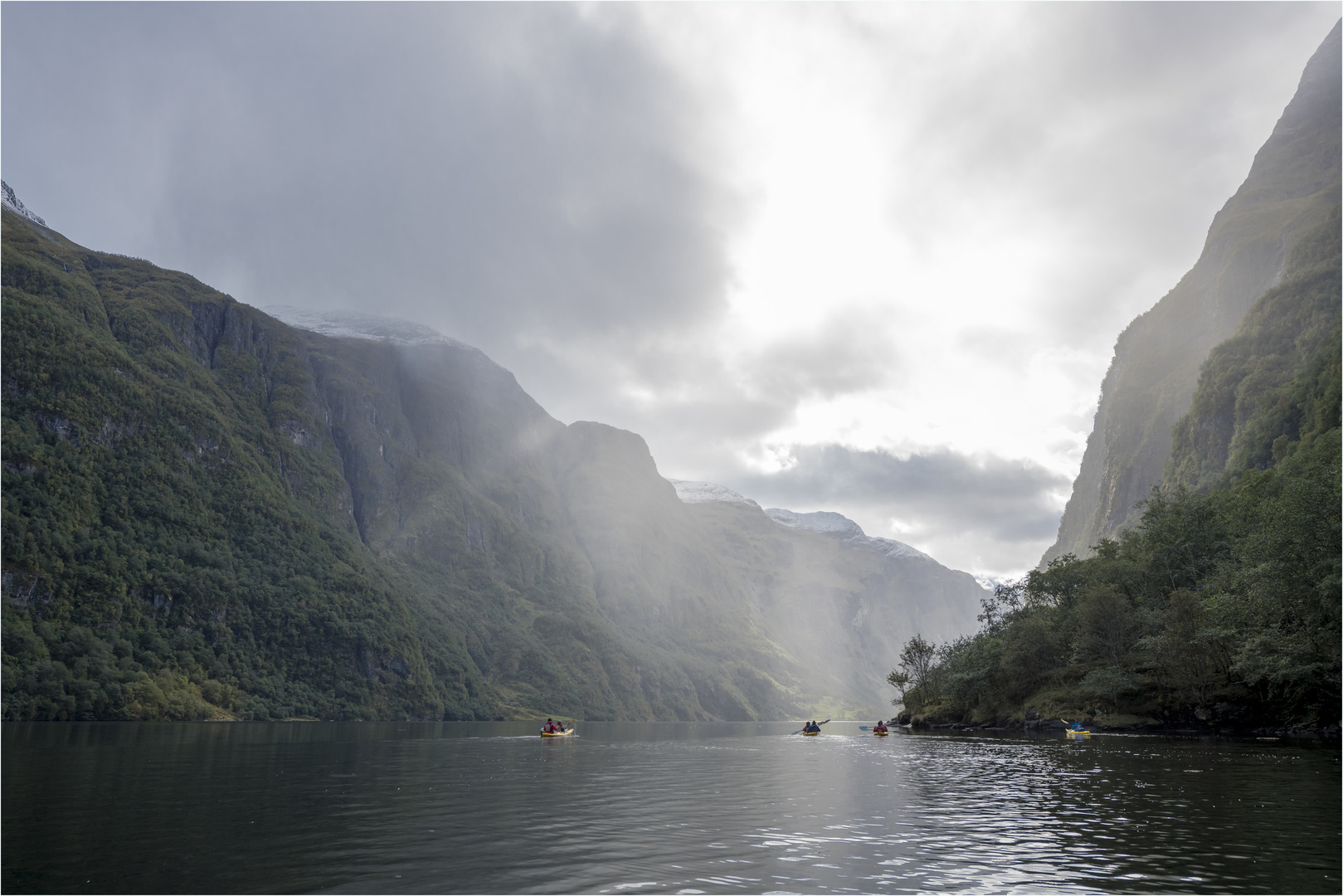 Paddeln im Nærøyfjord