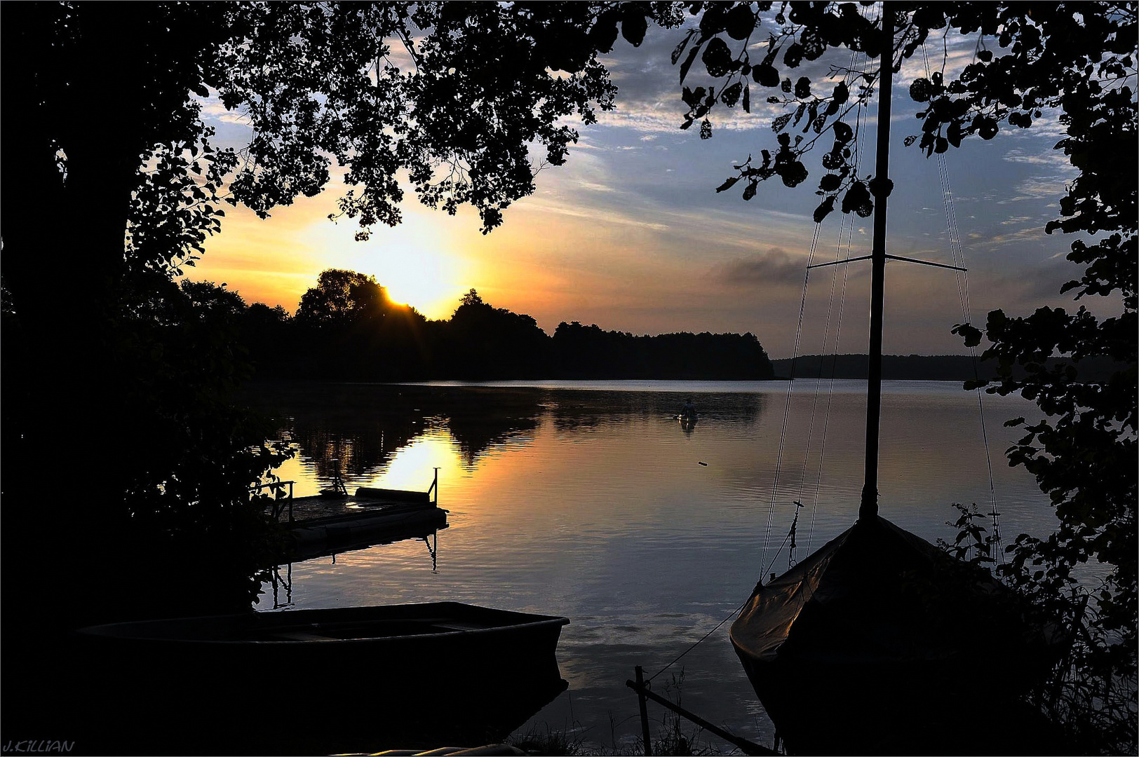 Paddeln in den Sonnenaufgang