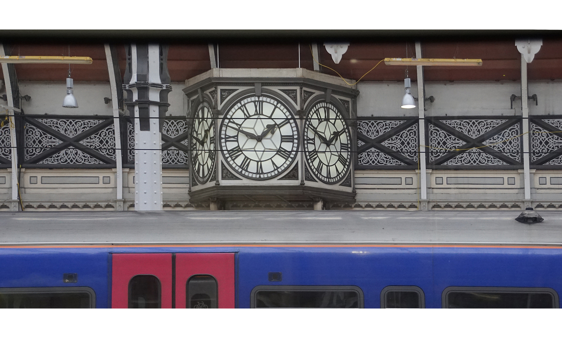 Paddington Station drei Stunden zu früh...