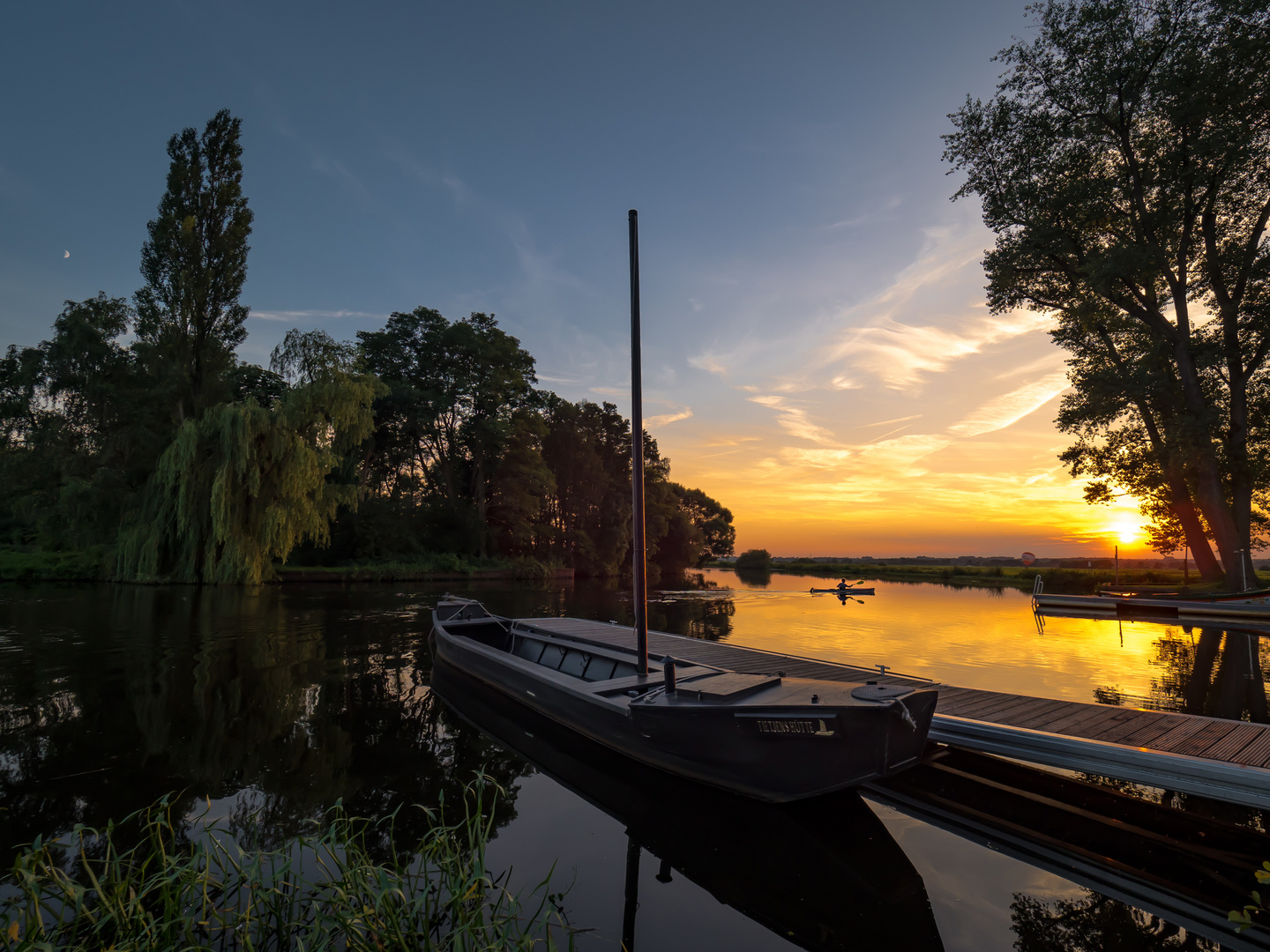 Paddler im Abendrot