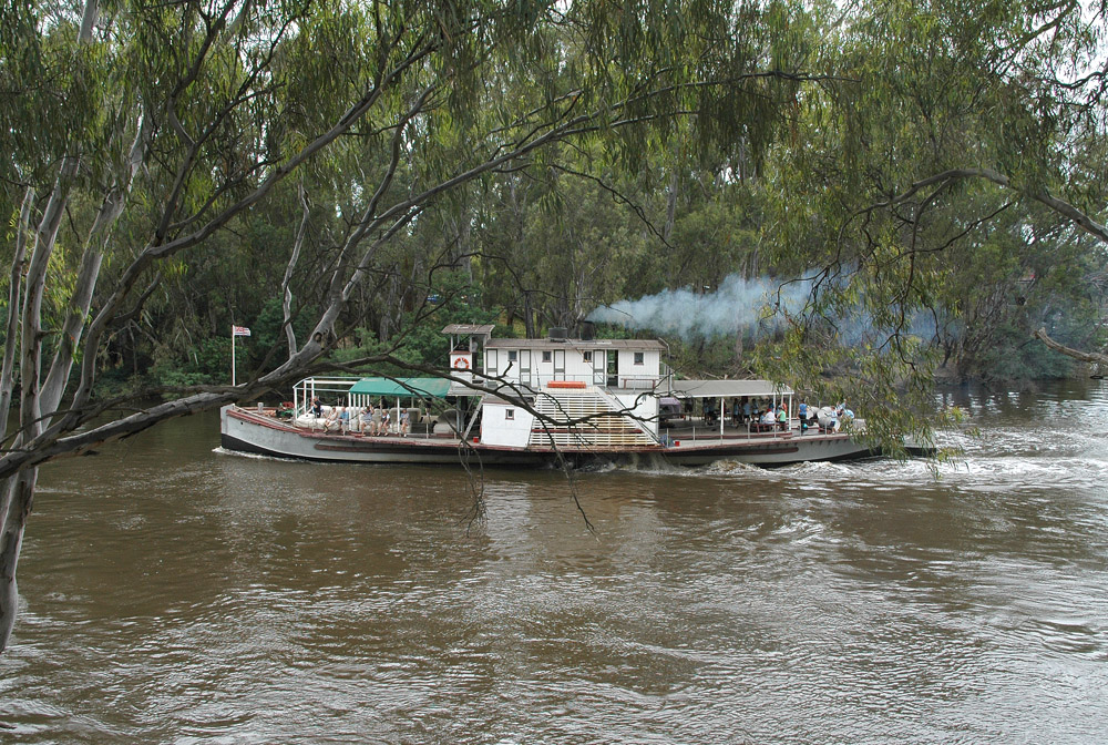 Paddlesteamer "Pevensey" auf dem Murray River bei Echuca