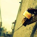 Padlock on Brooklyn Bridge (do it italian!)