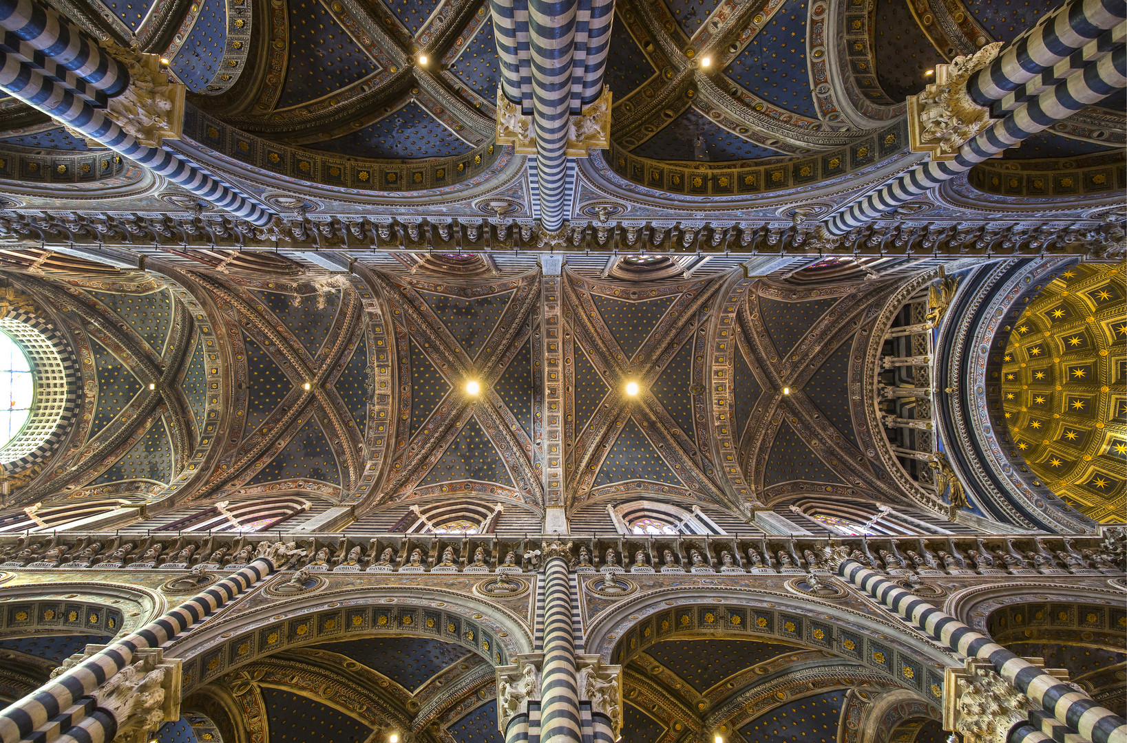 Päpstlicher Himmel über Siena