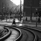 Pärchen überquert Straße, Csarnok tér (Budap.)