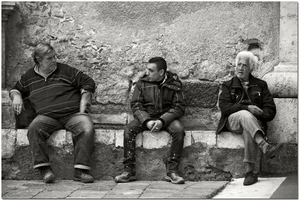 Paese di contrasti XLI Sigarette e parole