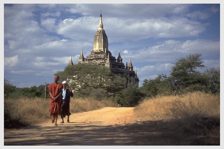 Pagoda at Bagan with monks in front