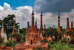 Pagoda forest in Shwe Inn Dein