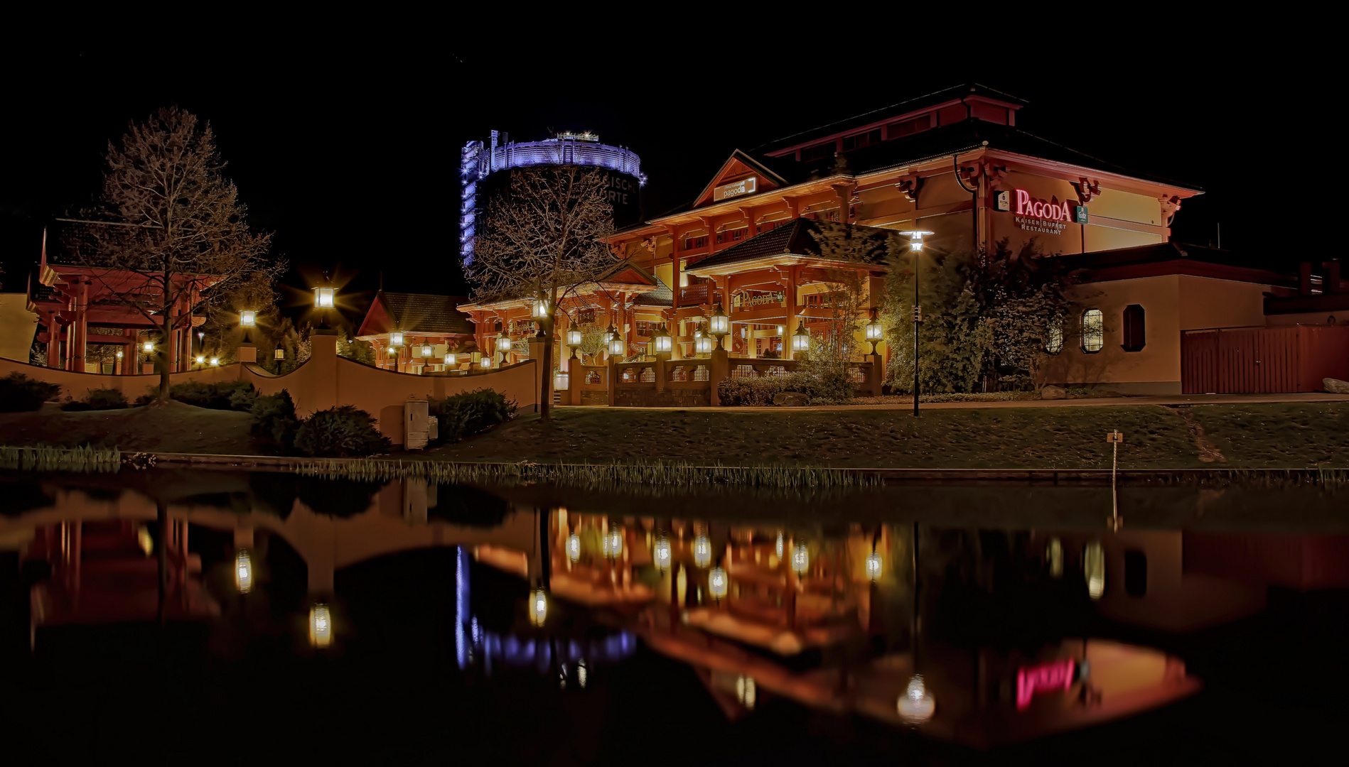 Pagoda im Centro bei Nacht