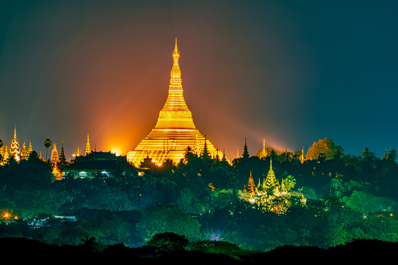 Pagoda Yagon  bei Nacht überarbeitete Version