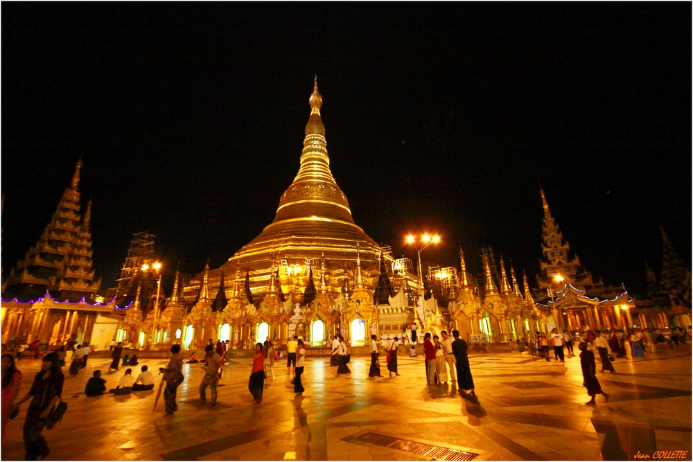 Pagode de Shwedagon à Rangoun.