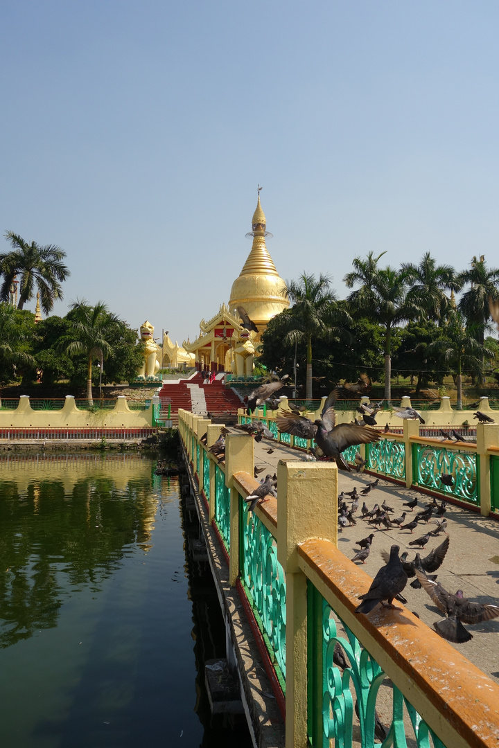 Pagode nördl. der Shwedagon Pagode