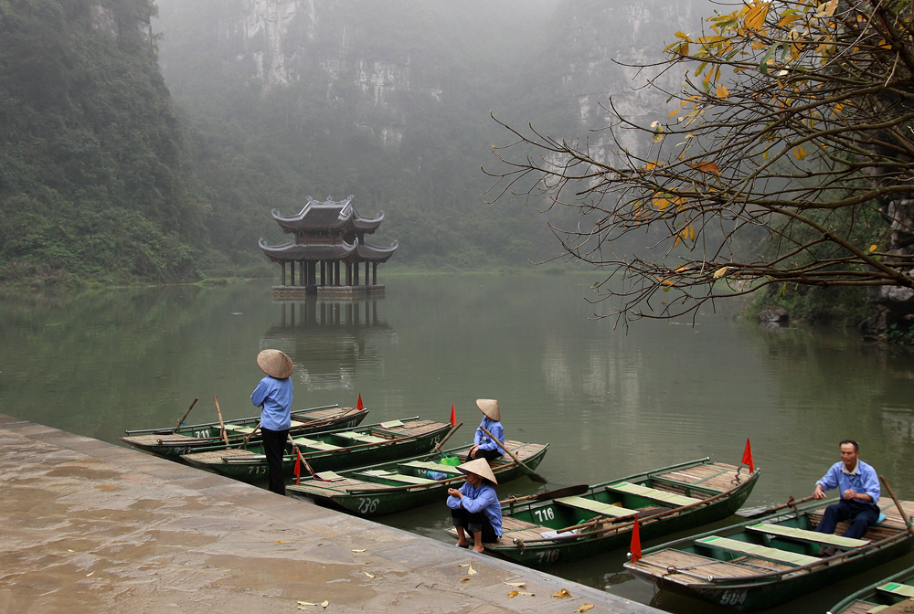 Pagode sur l'eau au vietnam