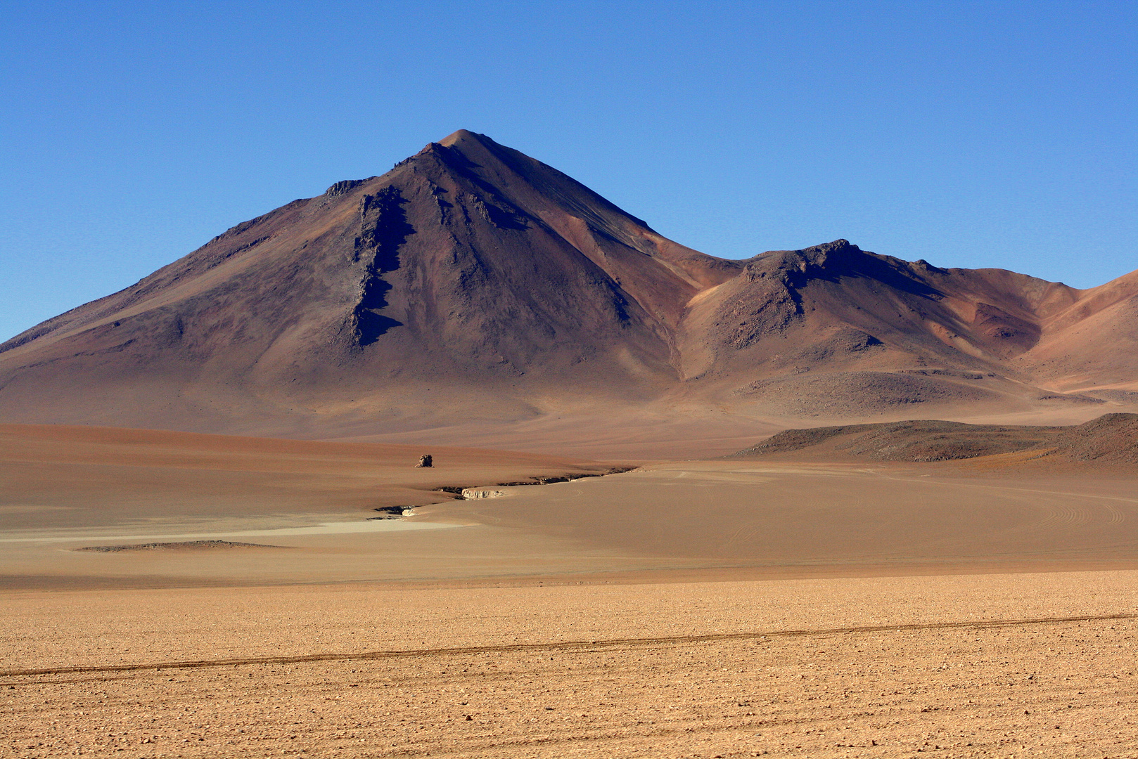 paisagem de vulcão nos altiplanos bolivianos