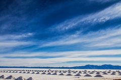 Paisaje marciano en azul