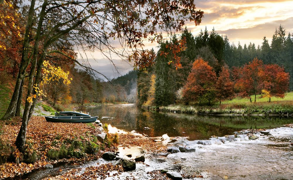 Paisible rivière. photo et image paysages, lacs, rivières, cascades