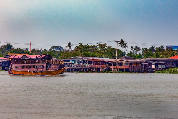 Pak Kret at Maenam Chao Phraya