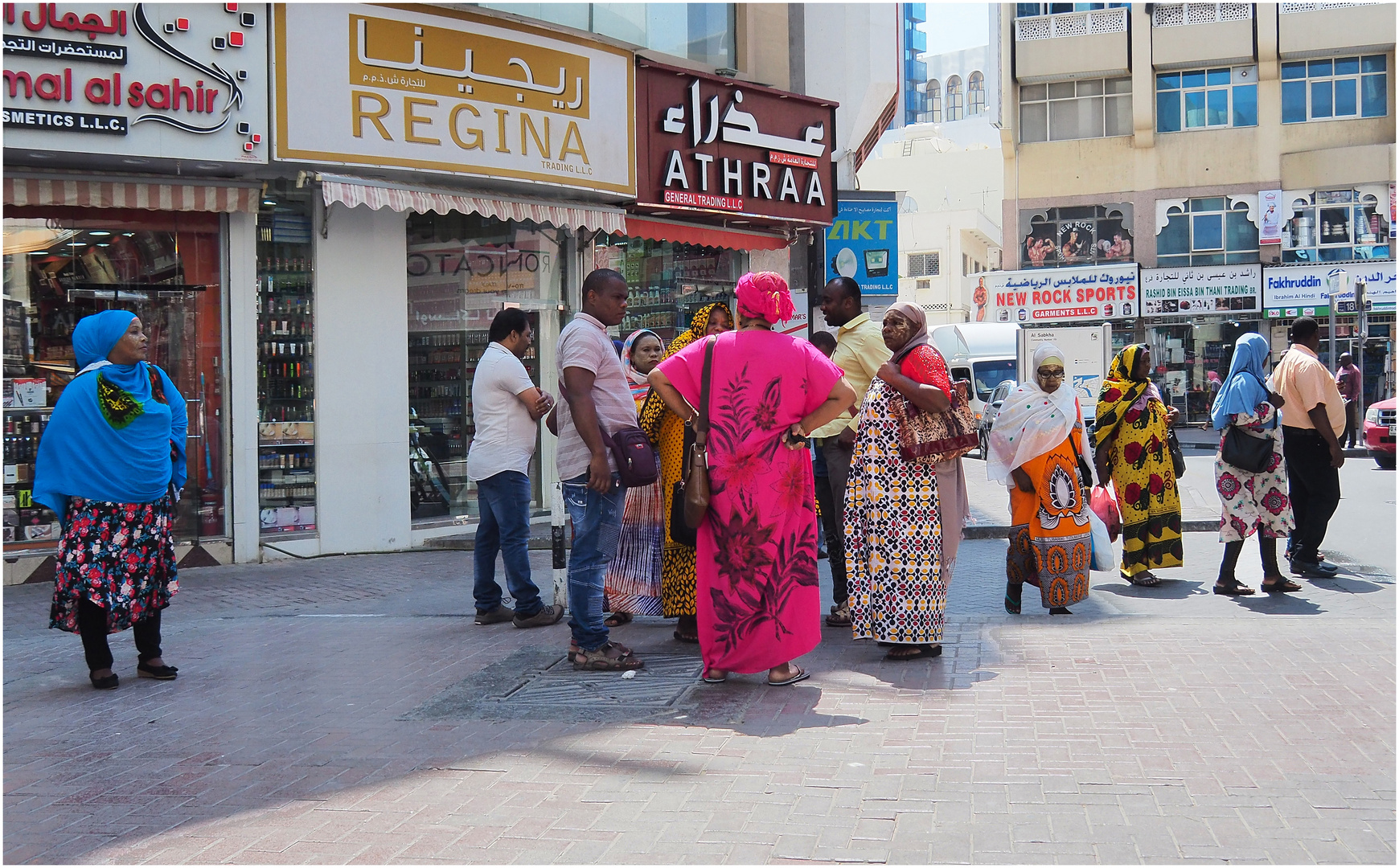 Palabres dans une rue de Deira – Dubaï