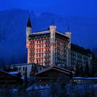 Palace Hotel in Gstaad zur blauen Stunde