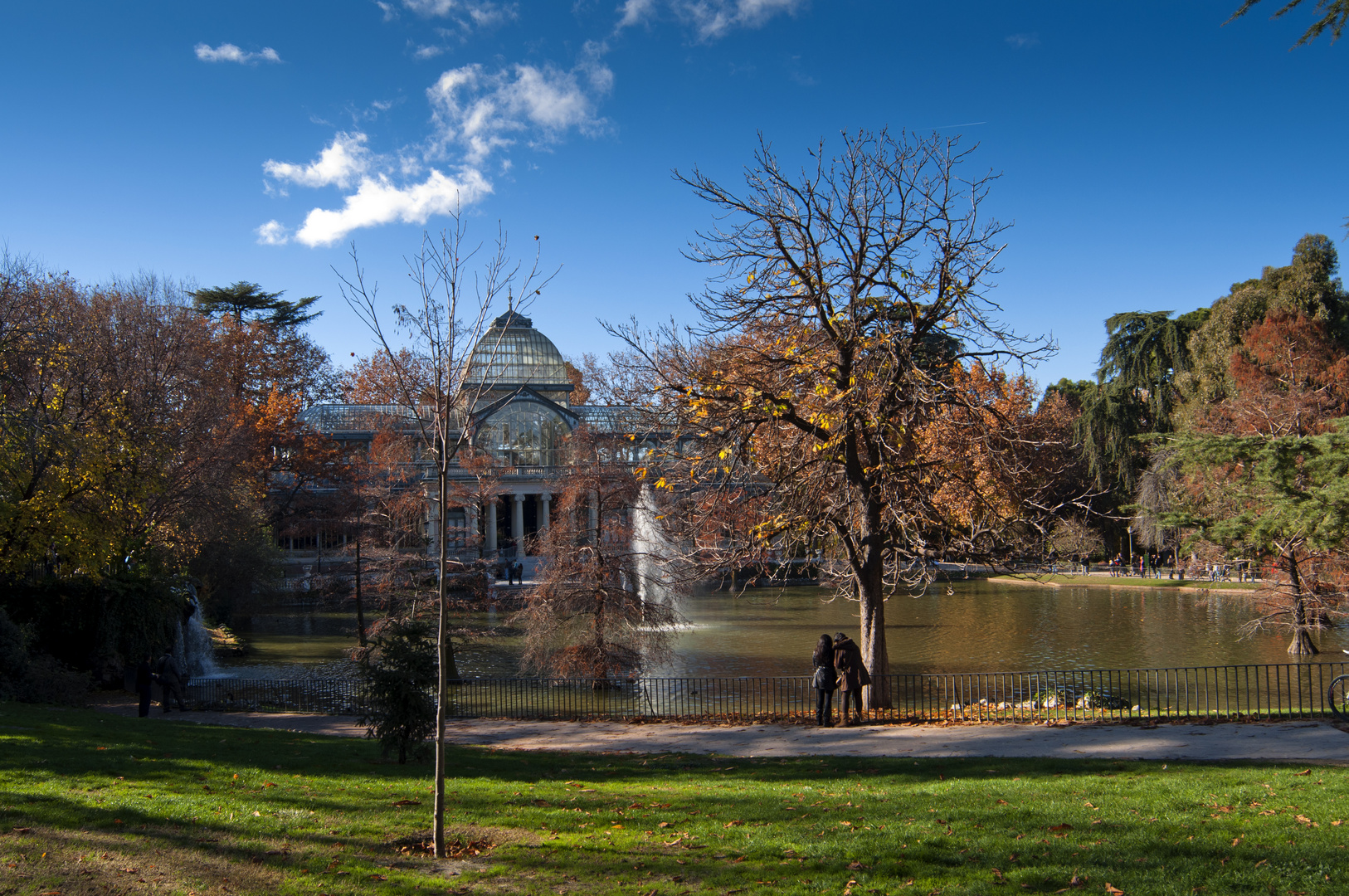 Palacio de cristal en otoño