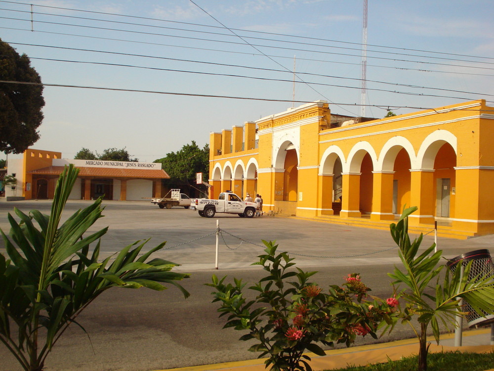 palacio municipal y mercado