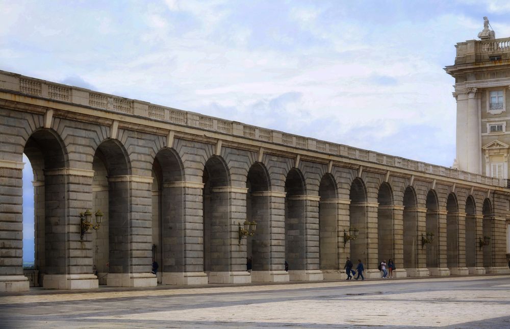 Palacio Real y sus arcos.