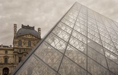 Palais du Louvre - Pyramide du Louvre - 04
