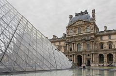 Palais du Louvre - Pyramide du Louvre - 07