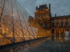 Palais du Louvre - Pyramide du Louvre - 08