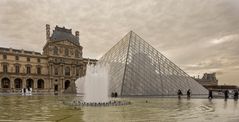 Palais du Louvre - Pyramide du Louvre - 08